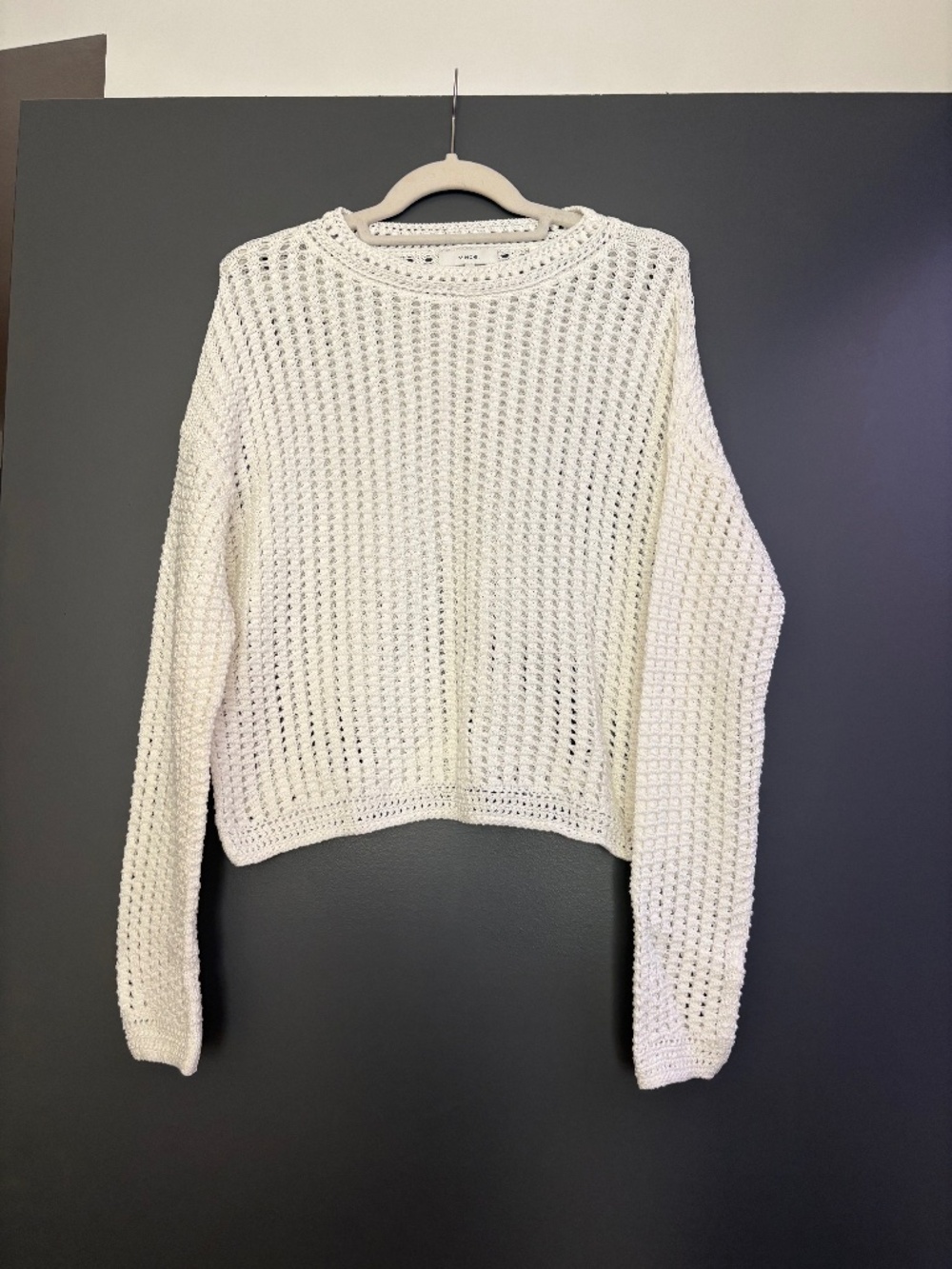 Vince White Knit 100% Cotton sweater , excellent condition